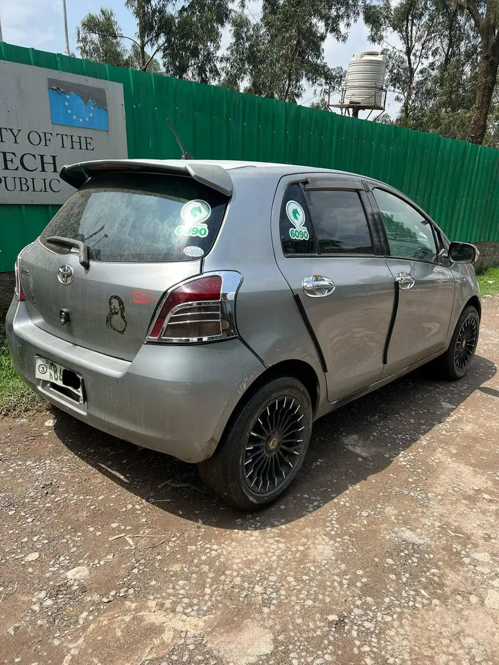 Toyota Yaris Compact 2007 Automatic – photo 3