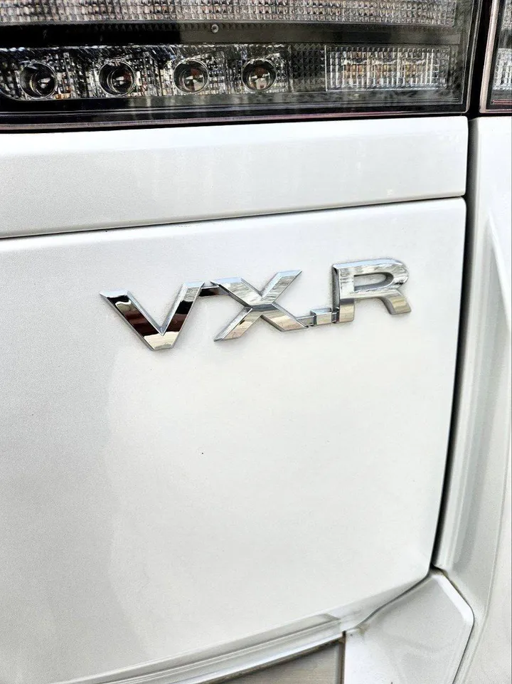 Toyota Land Cruiser V6 VXR 2023 – photo 8