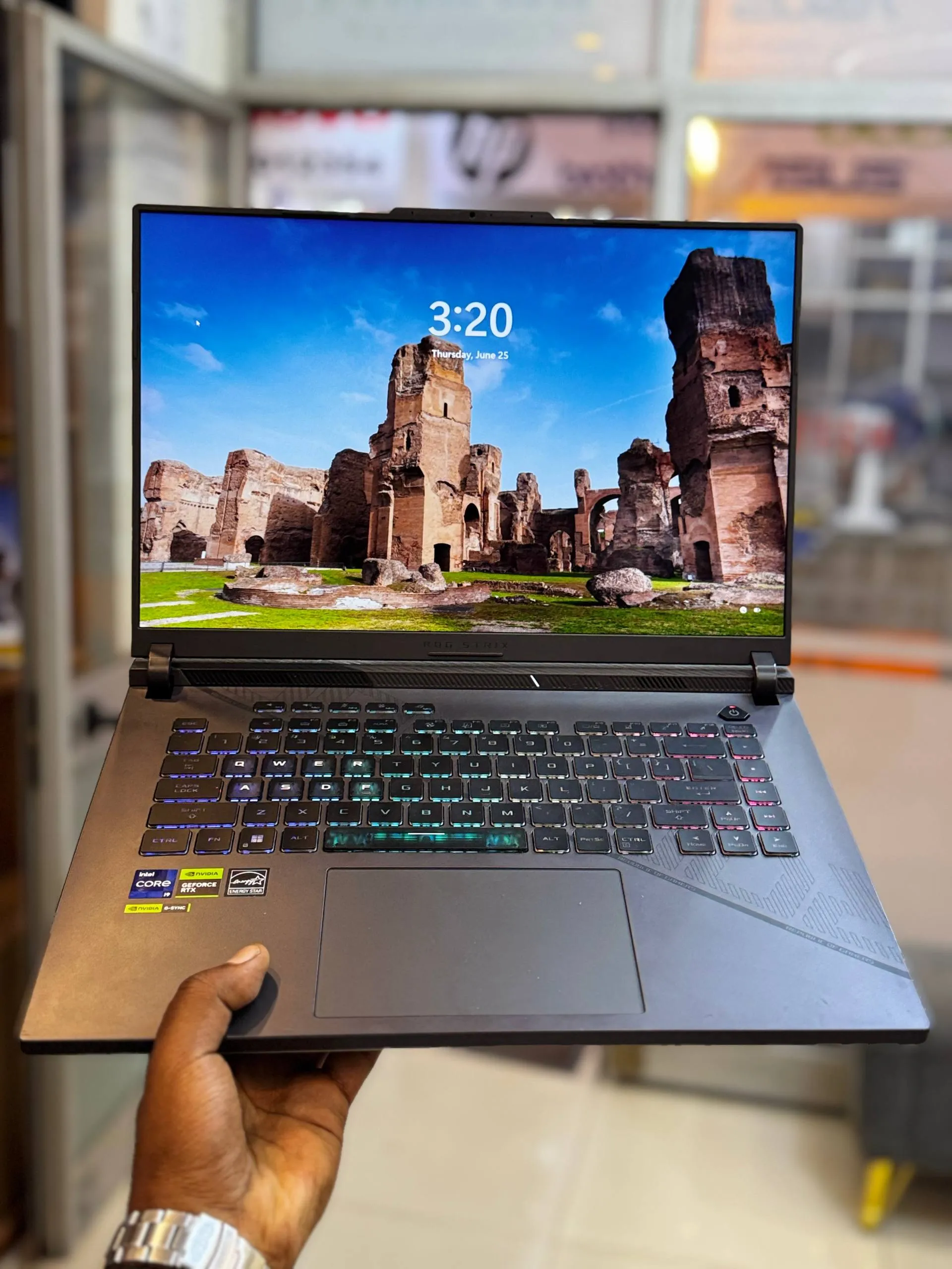 Asus ROG Strix G16 i9 RTX 4070 – photo 3