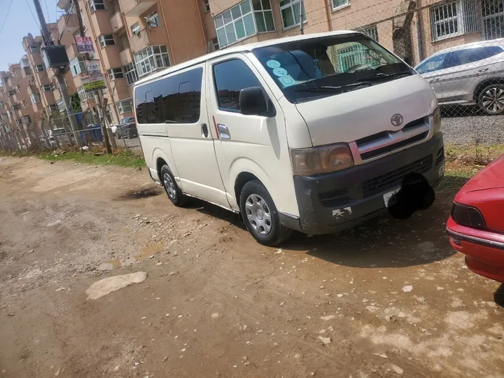 Toyota Hiace Van 2007 – photo 3