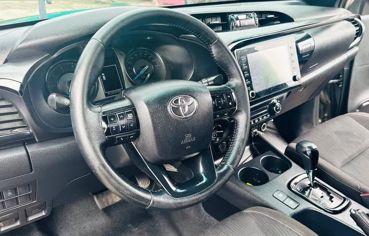 Toyota Hilux Invincible 2021 Automatic – photo 5