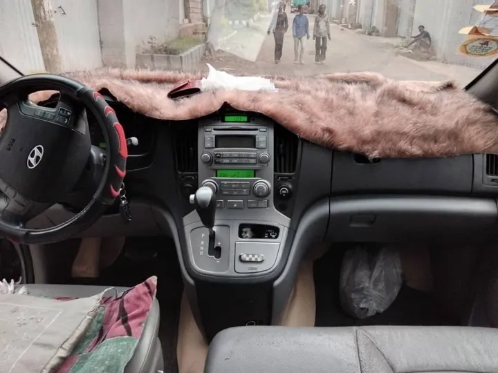 Hyundai Starex 2013 Automatic Van – photo 3