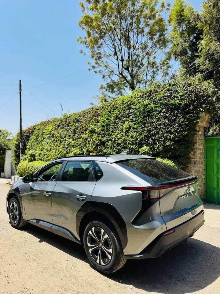 Toyota BZ4X 2023 Electric SUV – photo 5