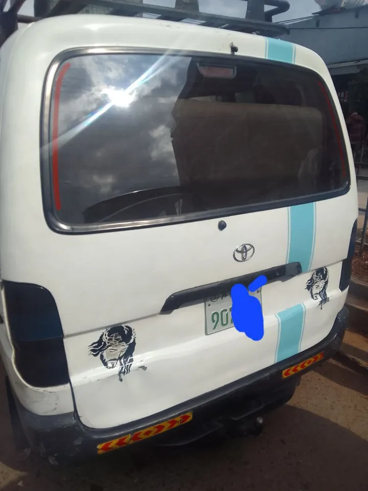 Toyota Dolphin 2L Diesel Manual – photo 4