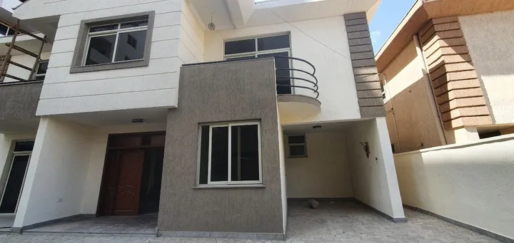 Finished 3 Bedroom Apartment Lebu – photo 4