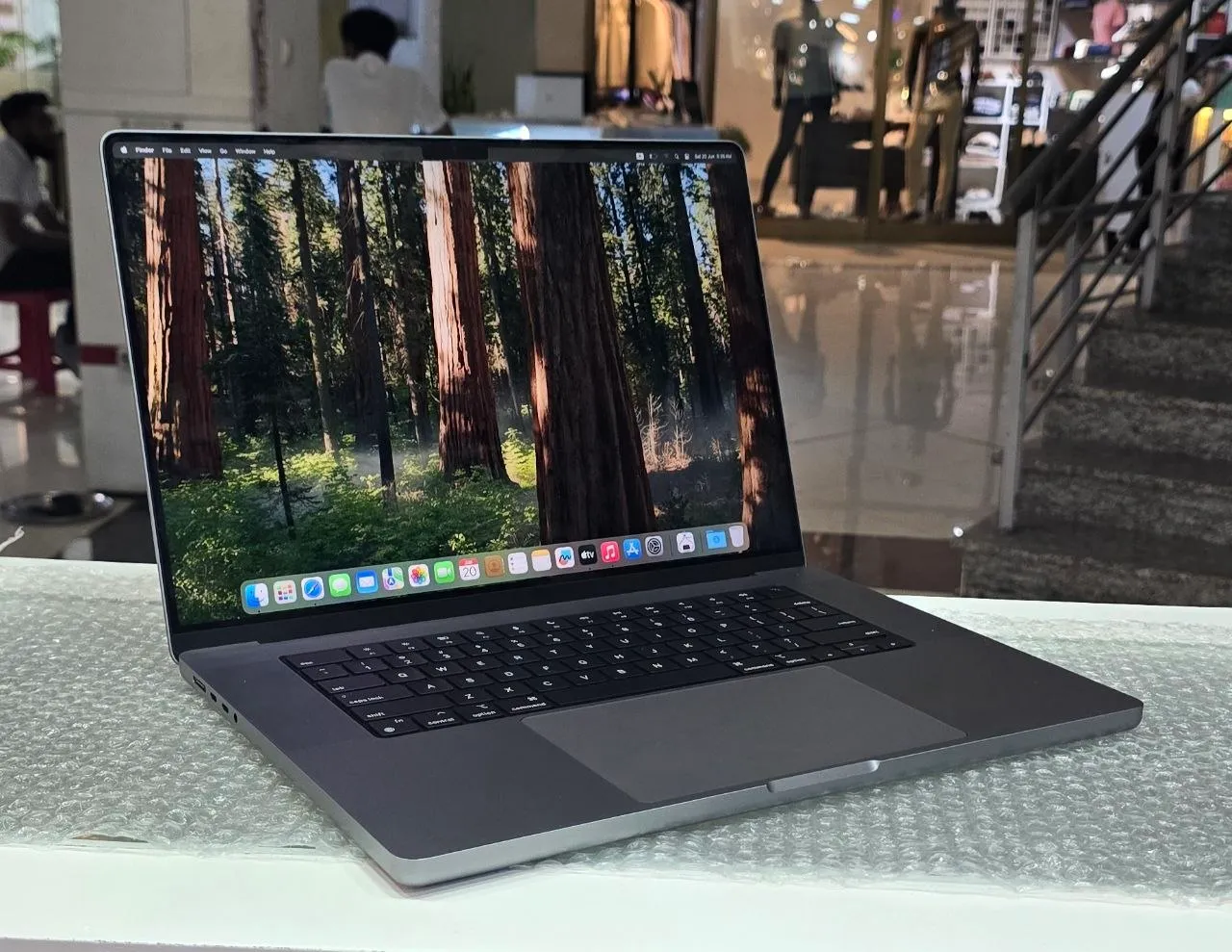 Apple MacBook Pro 16-inch M1 Pro – photo 3