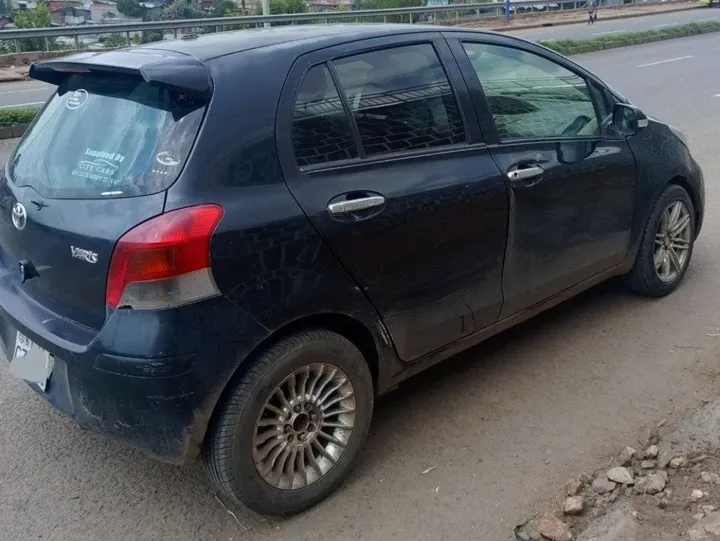 Toyota Yaris Compact 2010 Automatic – photo 3