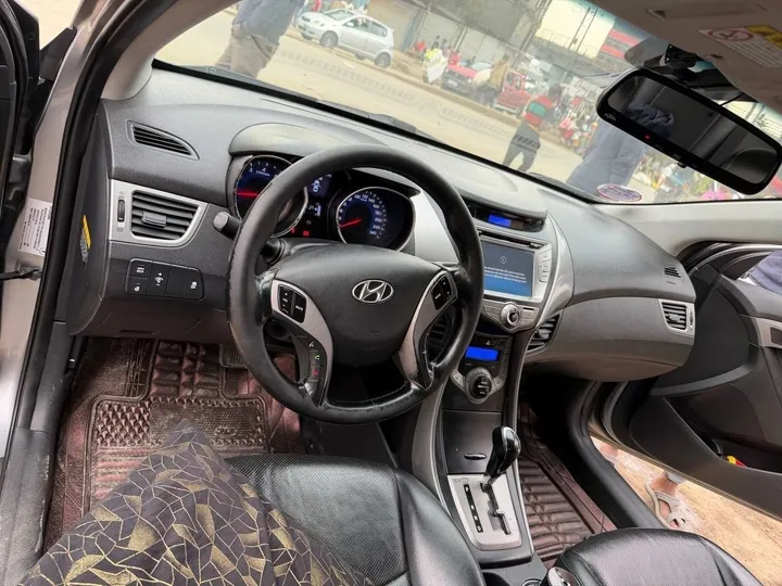 Hyundai Avante 2013 Automatic – photo 3