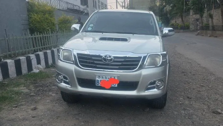 Toyota Hilux 2013 Manual – photo 3