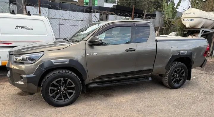 Toyota Invincible King Cab 2021 – photo 5