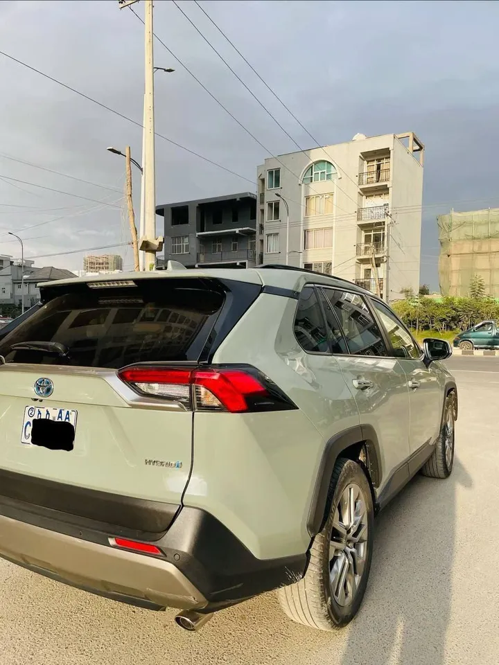 Toyota RAV-4 Hybrid 2022 – photo 8
