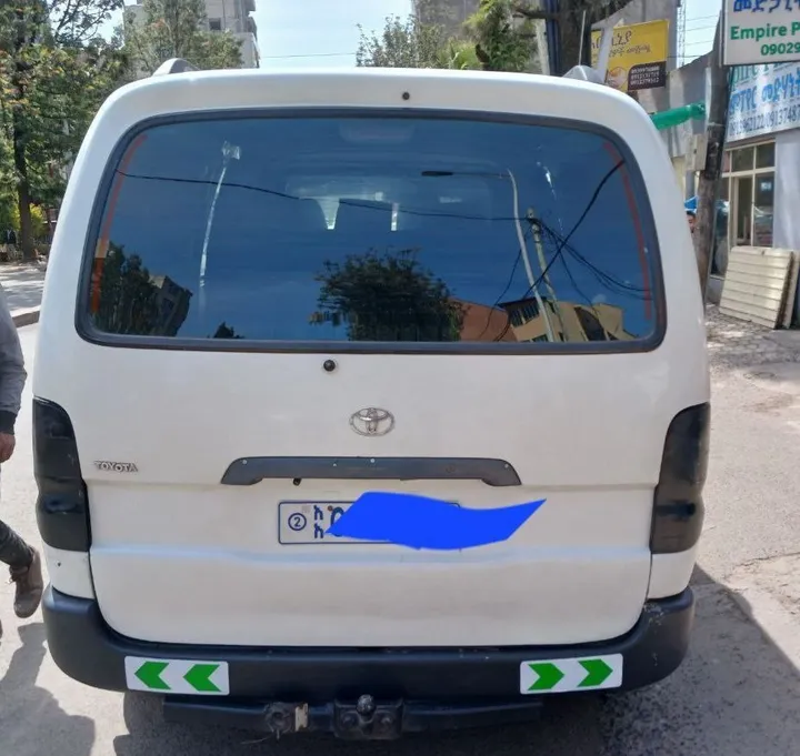 Toyota D4D Half Van 2006 – photo 6