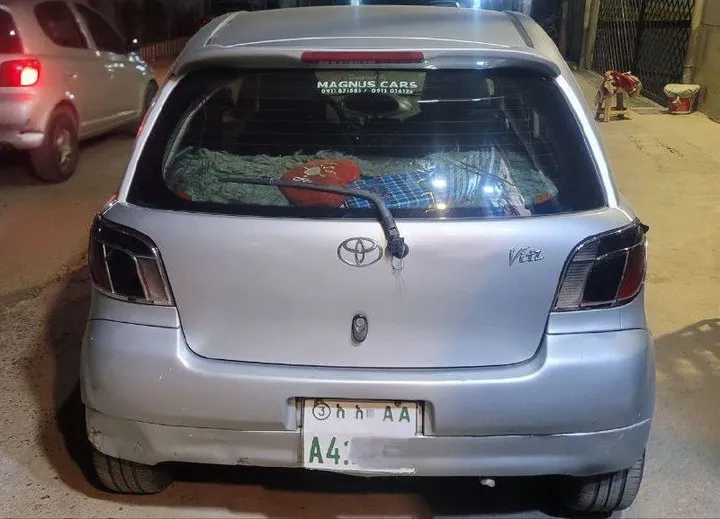 Toyota Vitz 2001 Automatic – photo 3