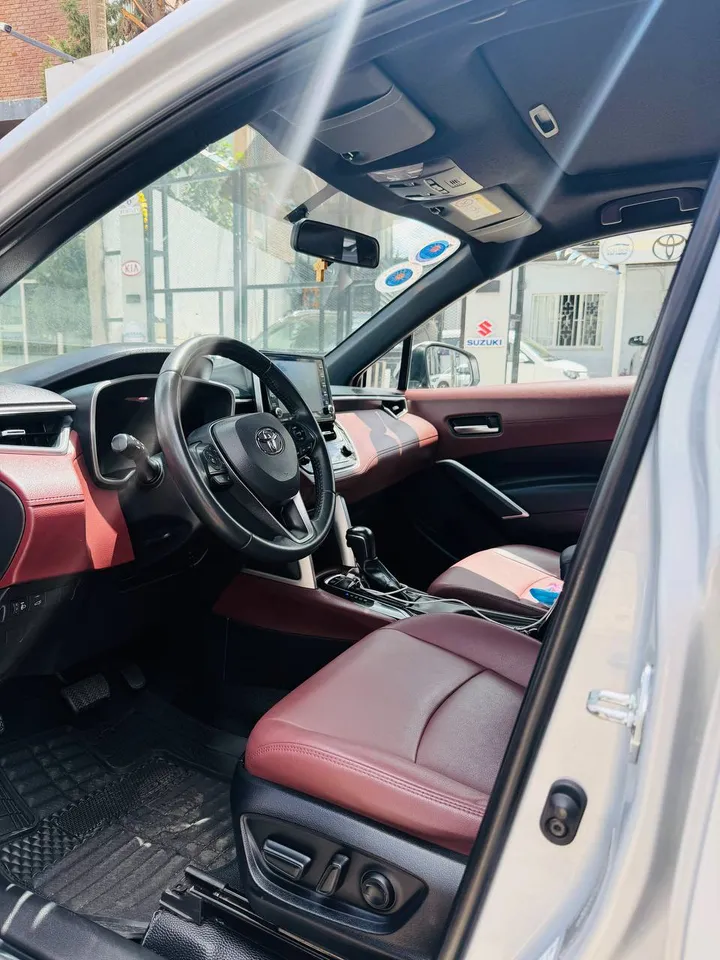 Toyota Corolla Cross Hybrid 2023 – photo 3