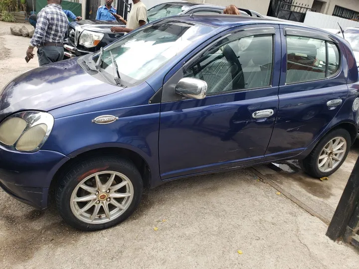 Toyota Vitz 2001 – photo 4
