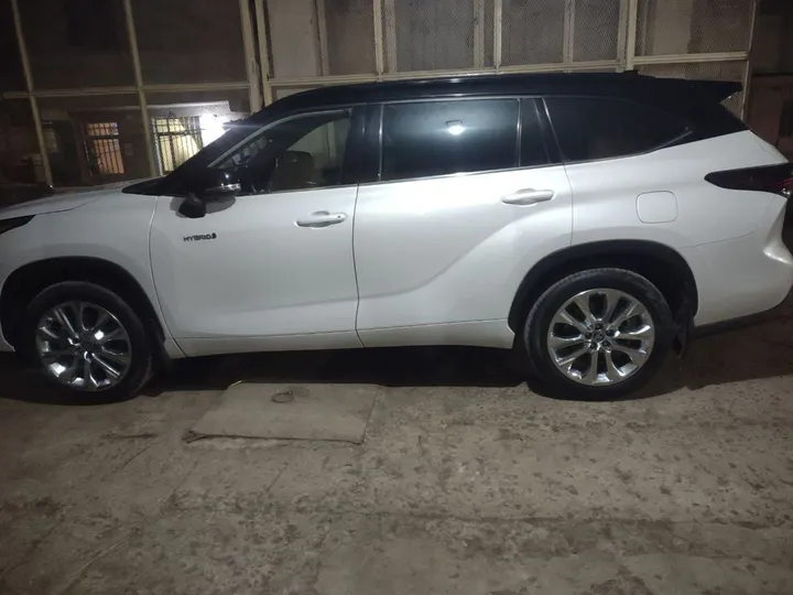 Toyota Highlander Limited 2024 – photo 3