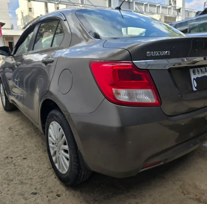 Suzuki Dzire 2022 Automatic – photo 4