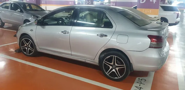 Toyota Yaris Belta 2005 – photo 4