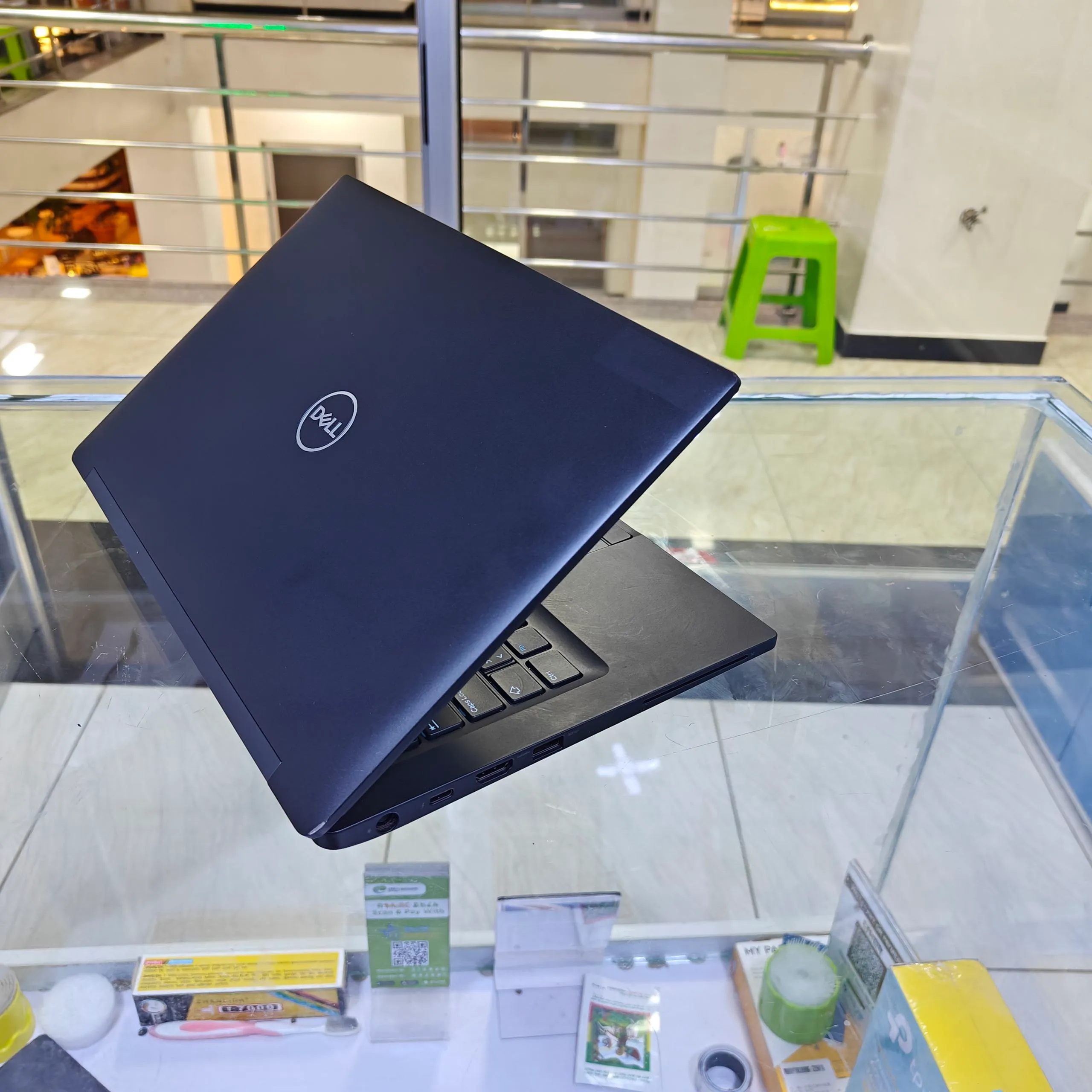 Dell Latitude 7390 i5 Laptop – photo 3