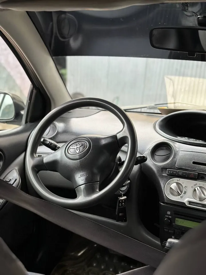 Toyota Vitz 2004 Automatic – photo 4