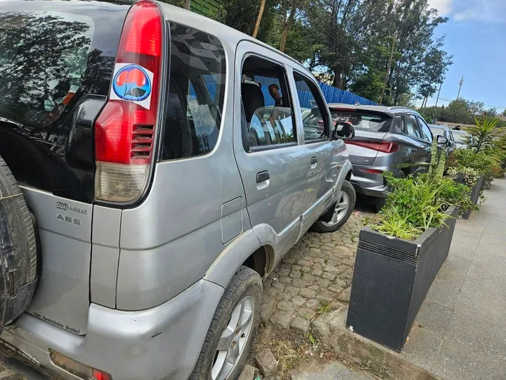 Daihatsu Terios 2005 Automatic – photo 3