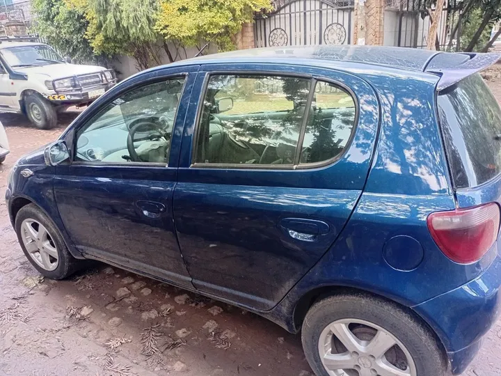Toyota Vitz 2001 Automatic 1.0L – photo 3