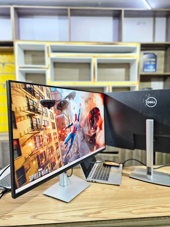 Dell P3223QE 32 Inch 4K Monitor – photo 4