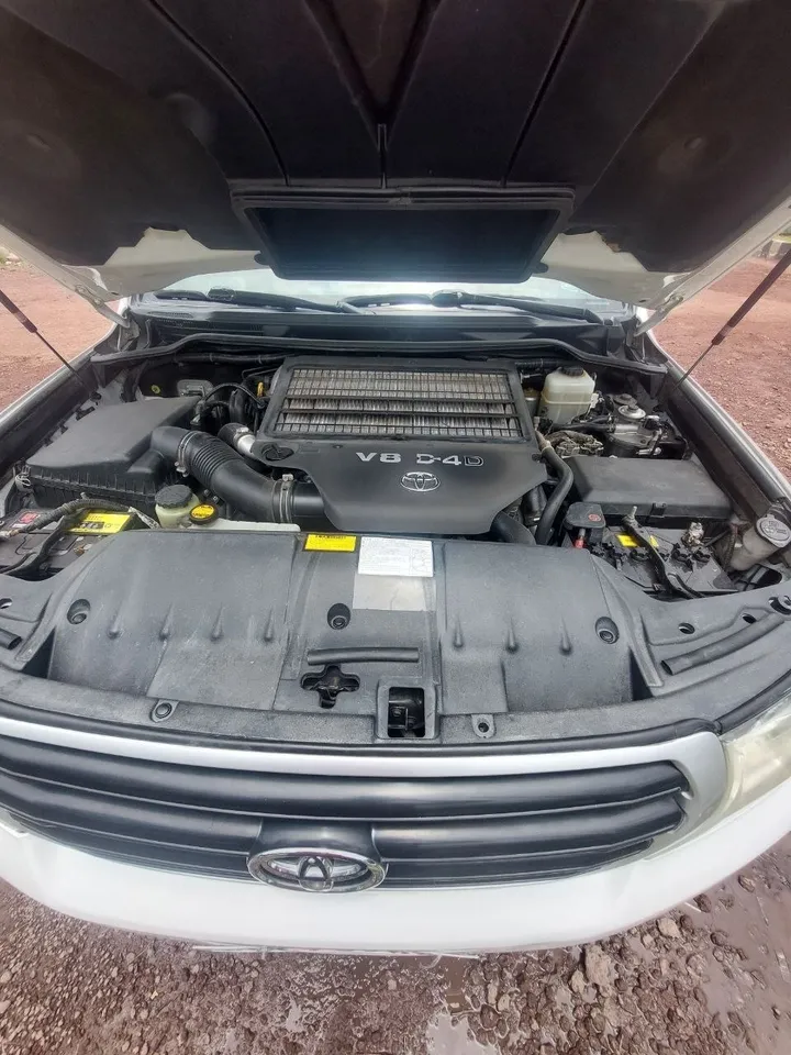 Toyota V8 Diesel 2011 – photo 6