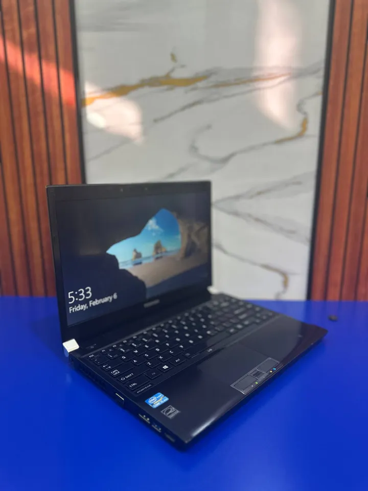 Toshiba Core i5 13.3 inch Laptop – photo 4