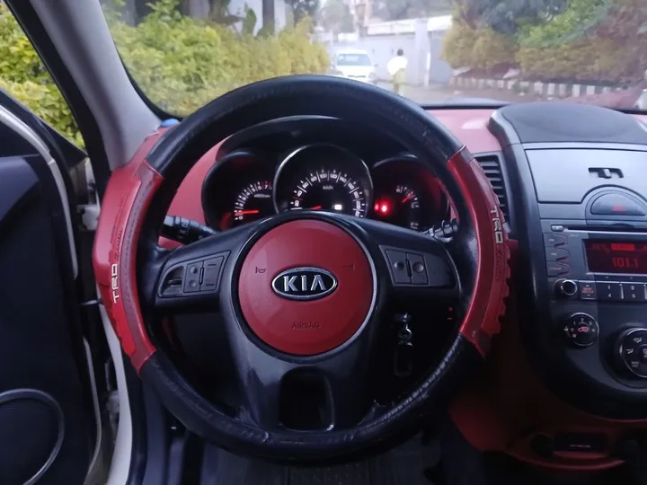 Kia Soul 2010 Automatic – photo 5
