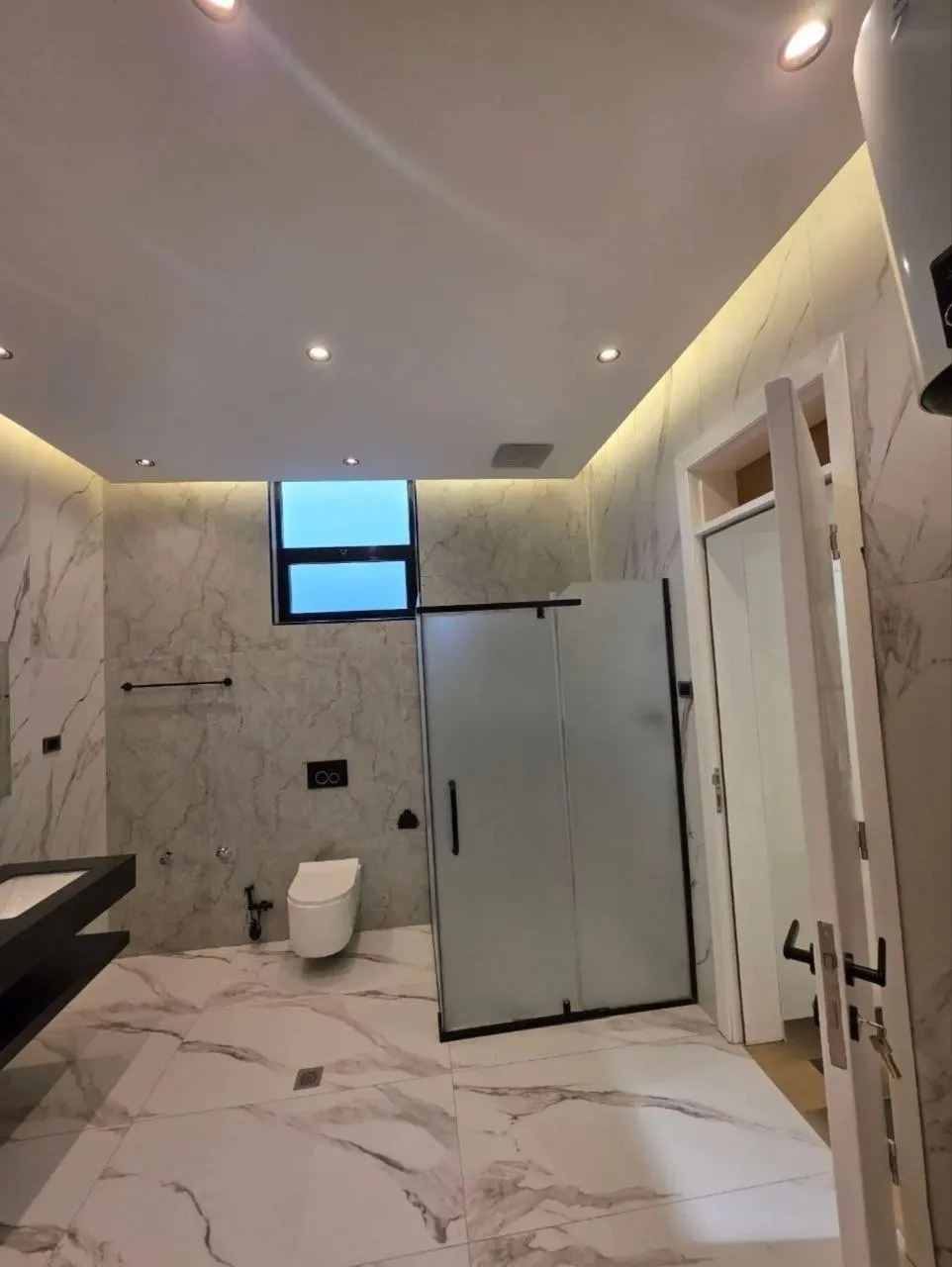 Modern 5 Bedroom Villa Ayat – photo 4