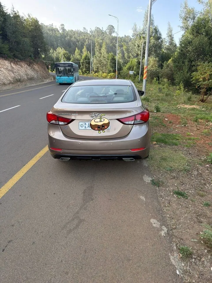 Hyundai Elantra 1.6L – photo 5