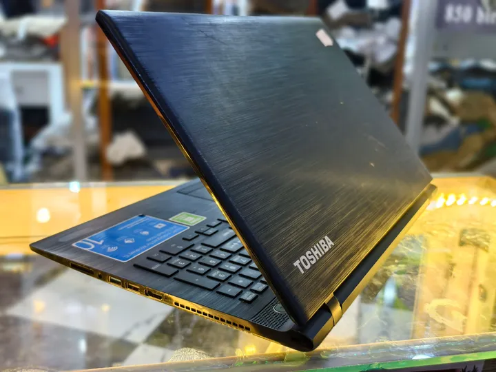 Toshiba Satellite C55 Core i5 Laptop – photo 4