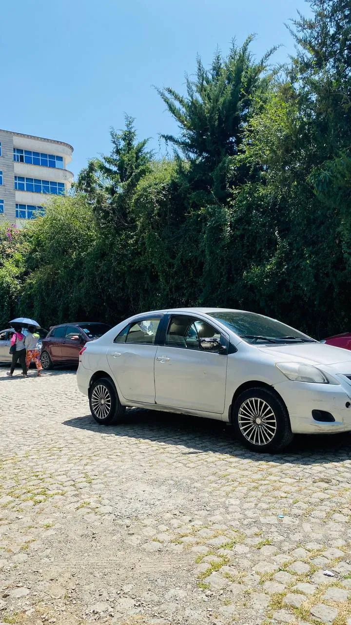 Toyota Yaris Belta 2010 – photo 5
