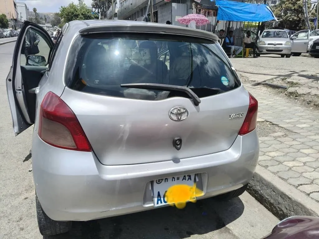 Toyota Yaris Compact 2006 – photo 4