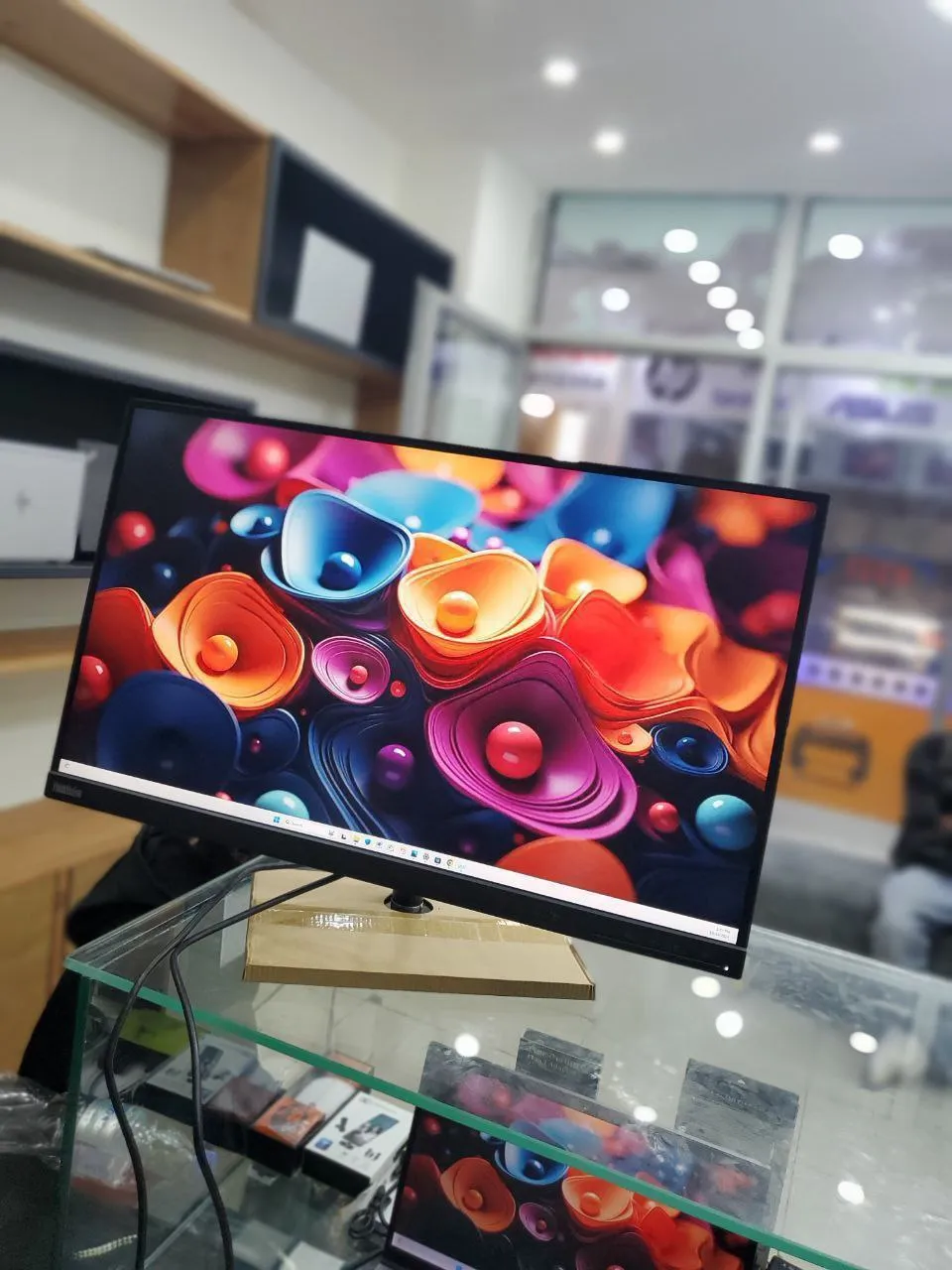 Lenovo ThinkVision 27 inch 2K Frameless Monitor – photo 3