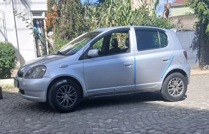 Toyota Vitz 2001 Automatic – photo 3