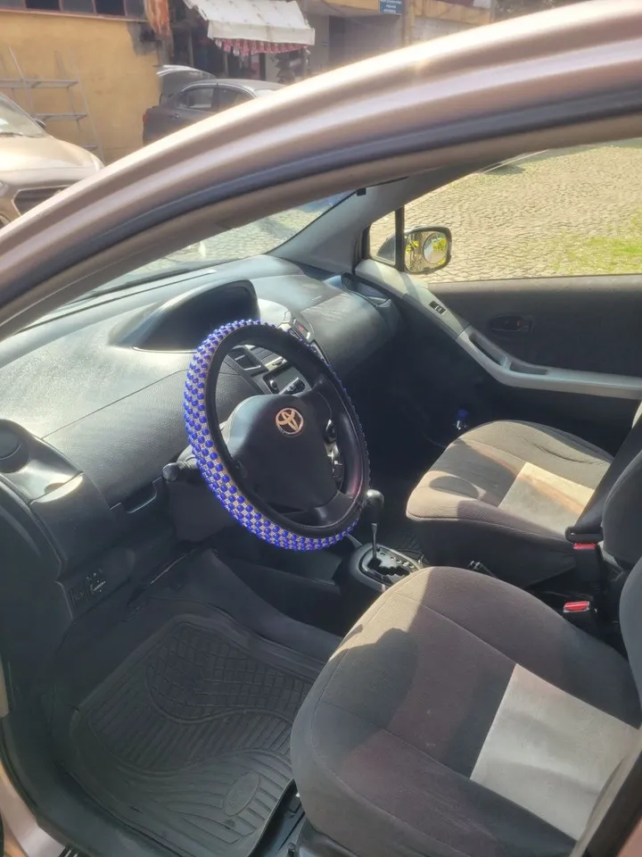 Toyota Yaris Compact 2010 – photo 5