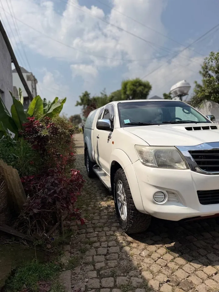 Toyota Hilux King Cab 2010 – photo 9
