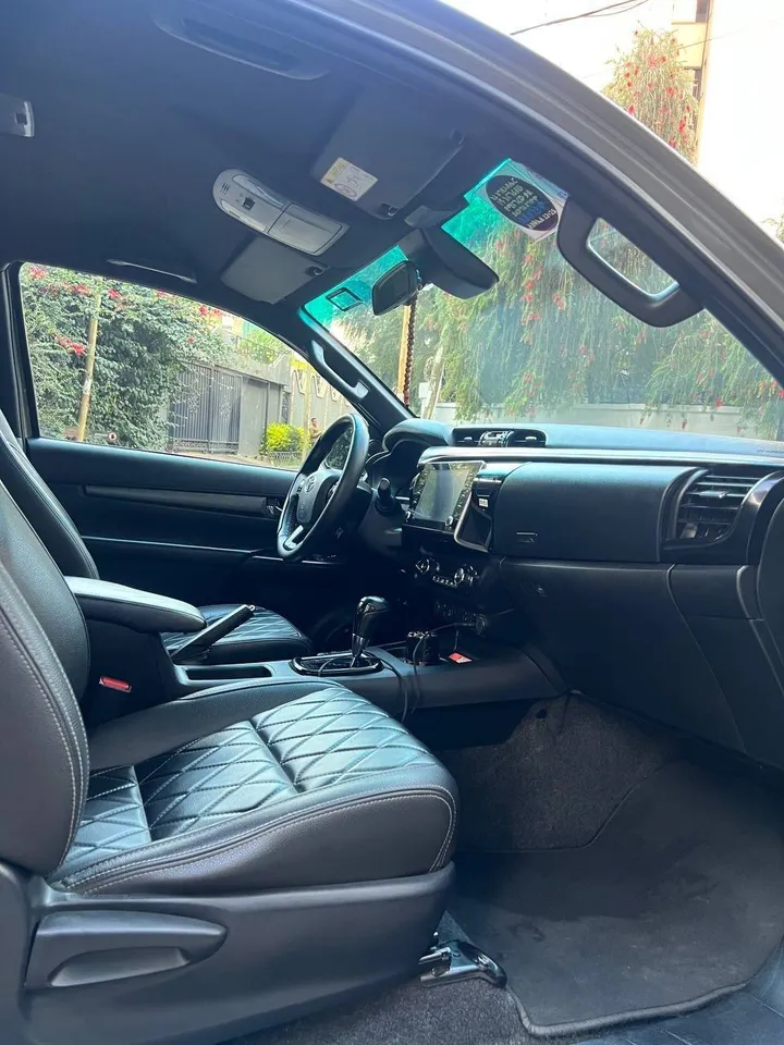 Toyota Hilux Invincible 2021 – photo 4