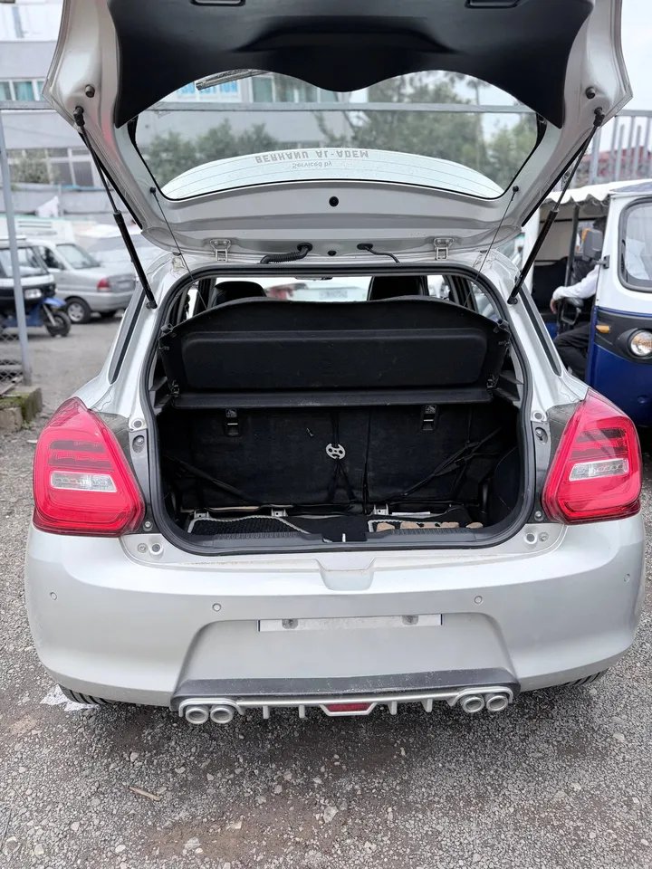 Suzuki Swift 2023 Automatic – photo 5