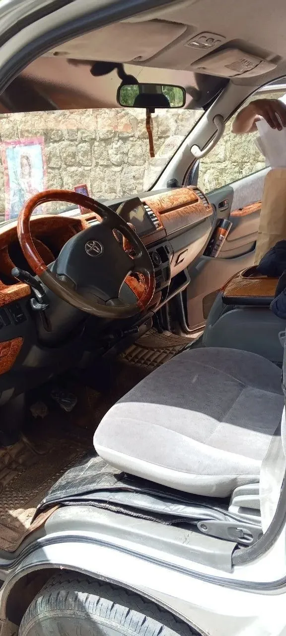 2007 Toyota Hiace Automatic Van – photo 4