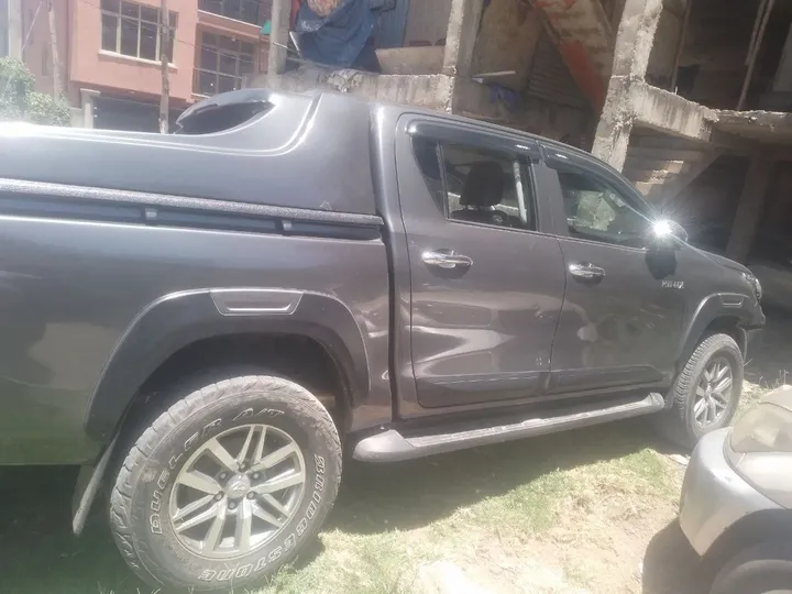 Toyota Hilux Revo Double Cabin 2020 – photo 4