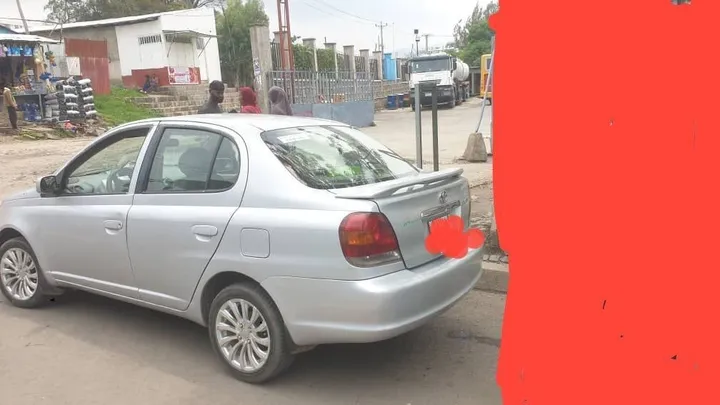 Toyota Platz 2002 Sedan – photo 3