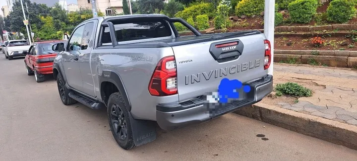 Toyota Hilux 2021 Automatic Diesel – photo 4
