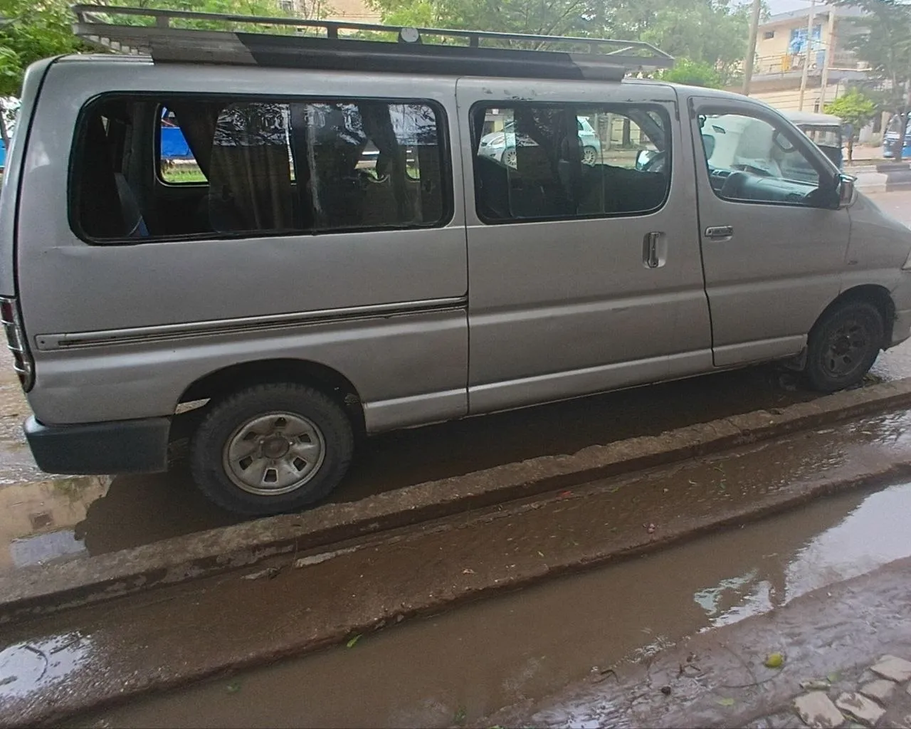 2008 Toyota Shark Van – photo 3