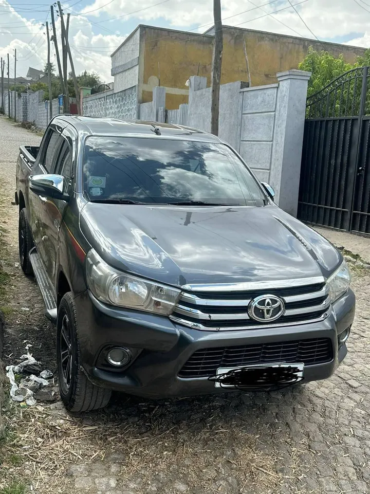 Toyota Hilux Revo Double Cab – photo 3