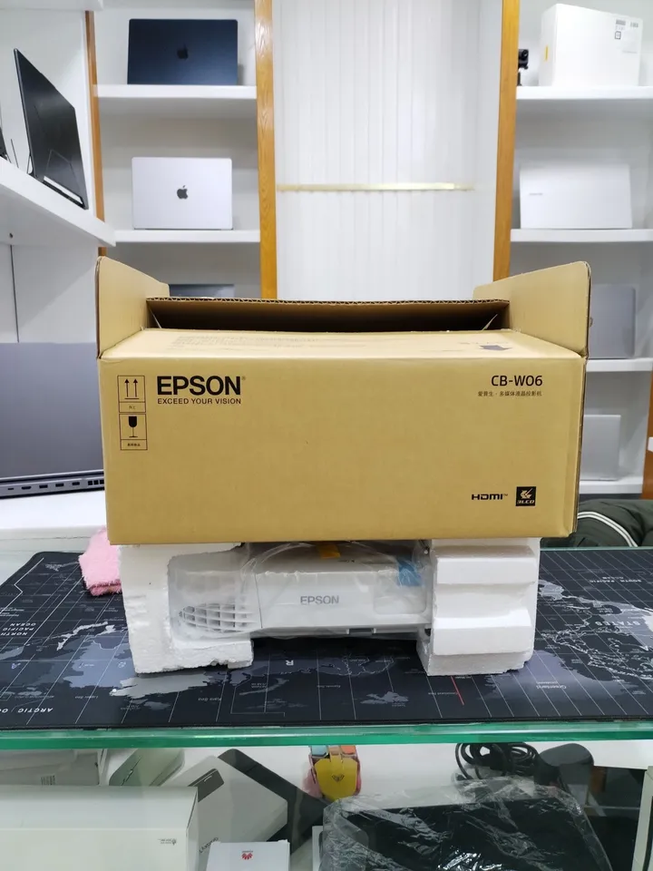 Brand New Epson Projector CB-W06 – photo 3
