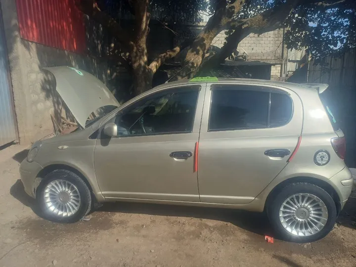 Toyota Vitz 2002 Automatic – photo 3