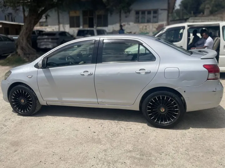 Toyota Yaris Belta 2008 Automatic – photo 4